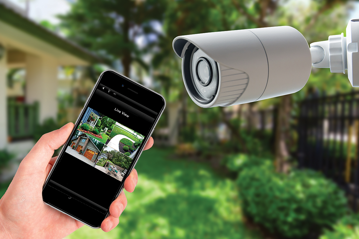 Home security cameras. Видеонаблюдение 2022. Системы «mobile Phone Detection Camera». Athome видеонаблюдение камера. Смартфон следит дом камера.